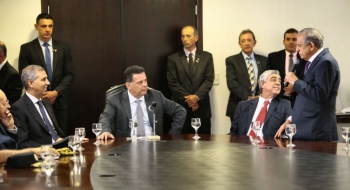 Marconi e Iris discutem parceria para construção da Avenida Leste-Oeste Norte
